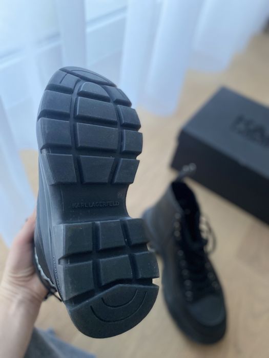 Karl Lagerfeld, marimea 38