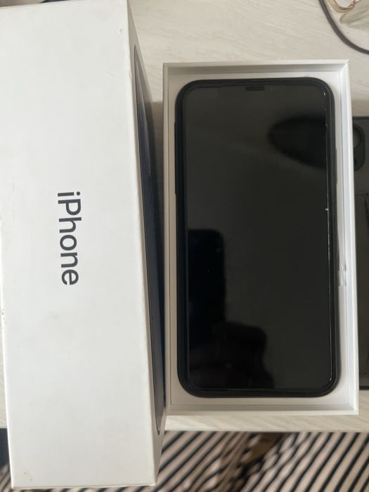 Продам телефон iphone XR 64 GB в отличном состоянии