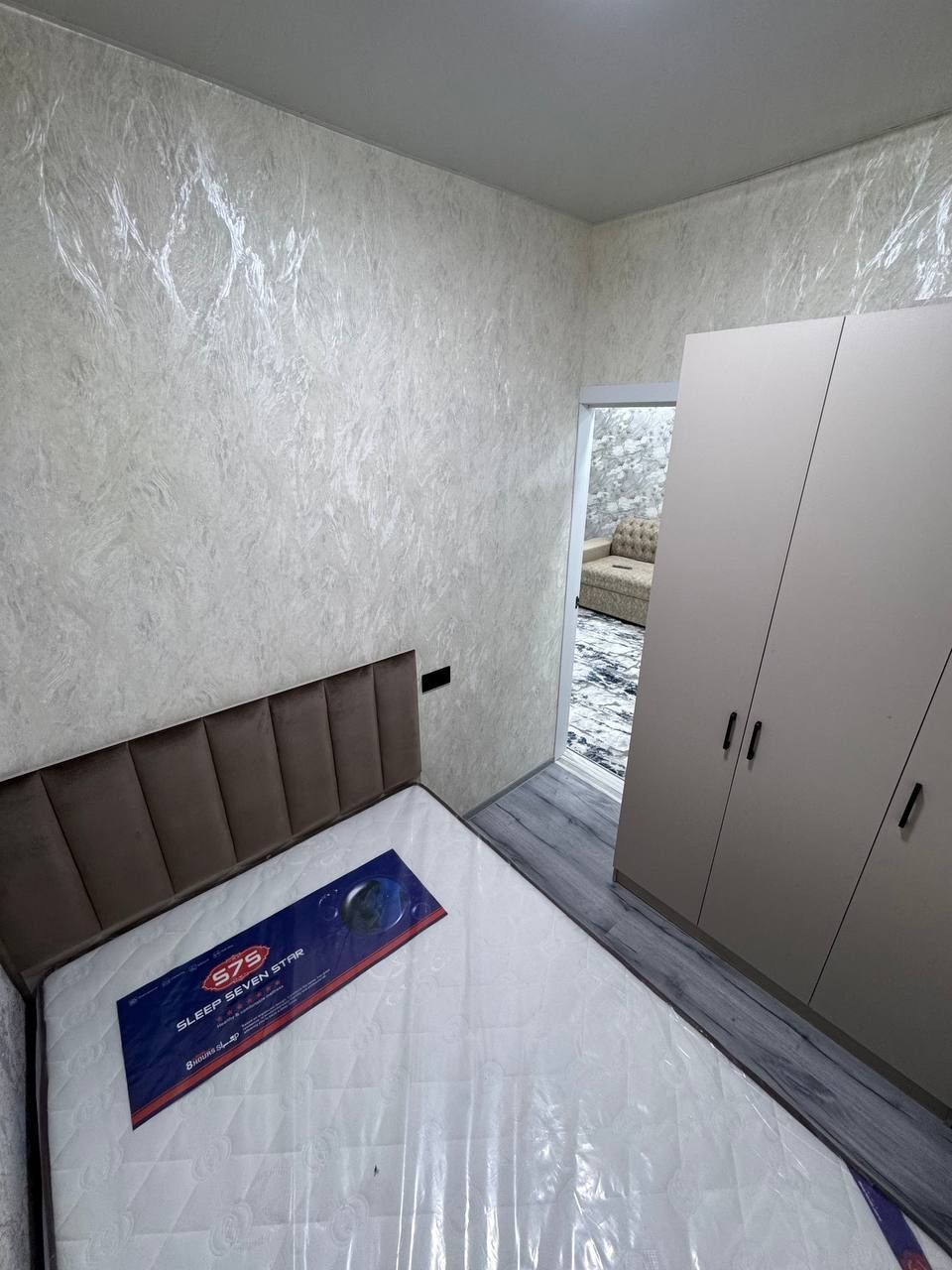 Продаётся Чиланзар 7 1в2 3этаж.