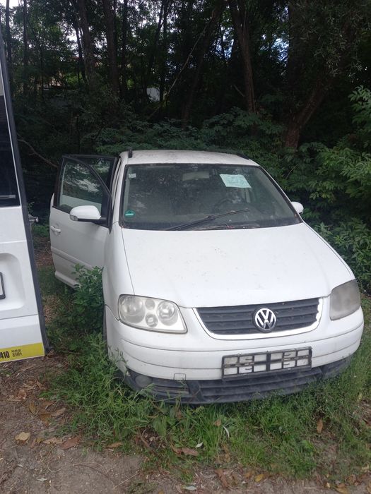 Vând piese vw touran 2 axe motor 2000 tdi