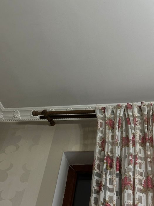 Продаются занавески вместе с карнизом в отличном состоянии