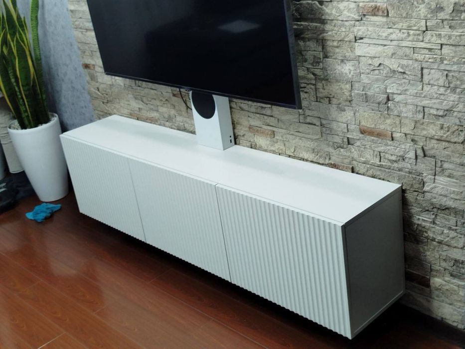 Подвесная тумба под телевизор