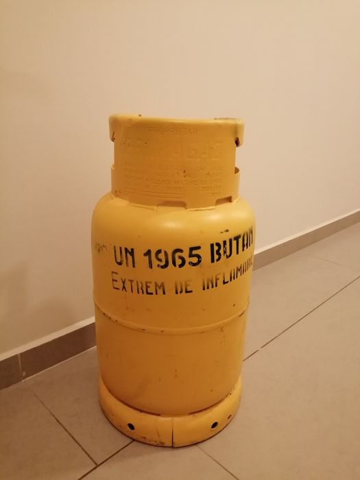 Vând butelie pentru aragaz