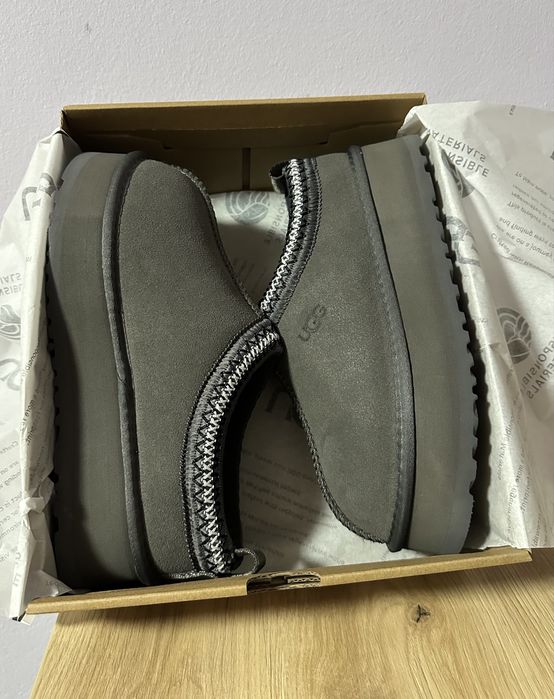 Ugg Tazz Grey.