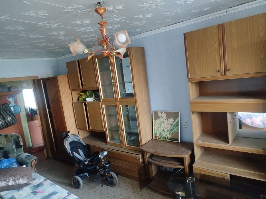 Продаю Сервант в хорошем состоянии