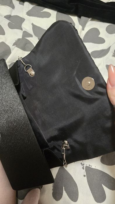 Сатенена клъч чанта