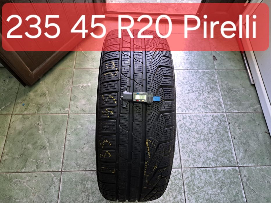 O anvelopa 235/45 R20 Pirelli cu profil 7mm
