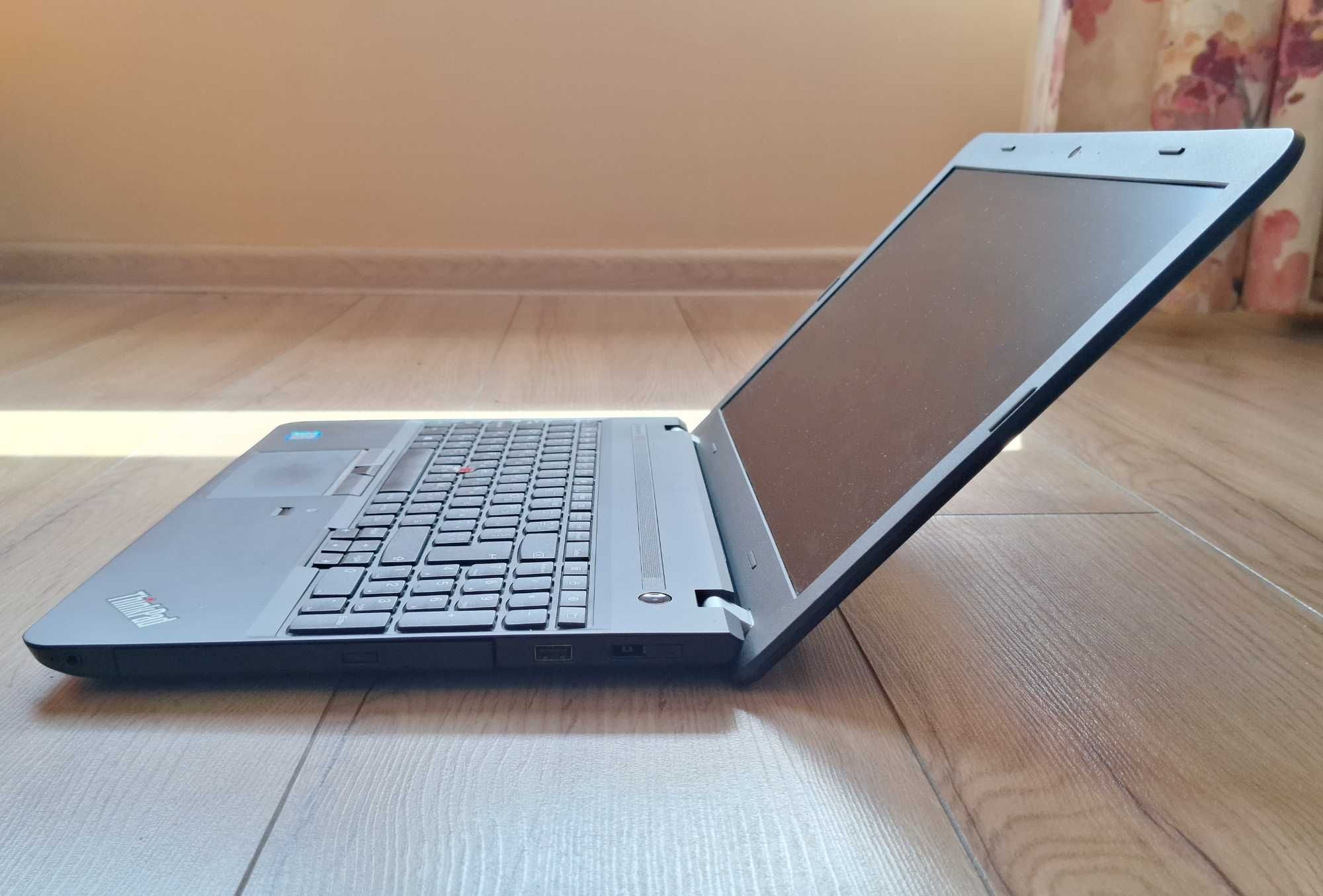 15.6' IPS Lenovo ThinkPad E560 Core i7-6500U/AMD R7 M370 2GB/16GB/256G