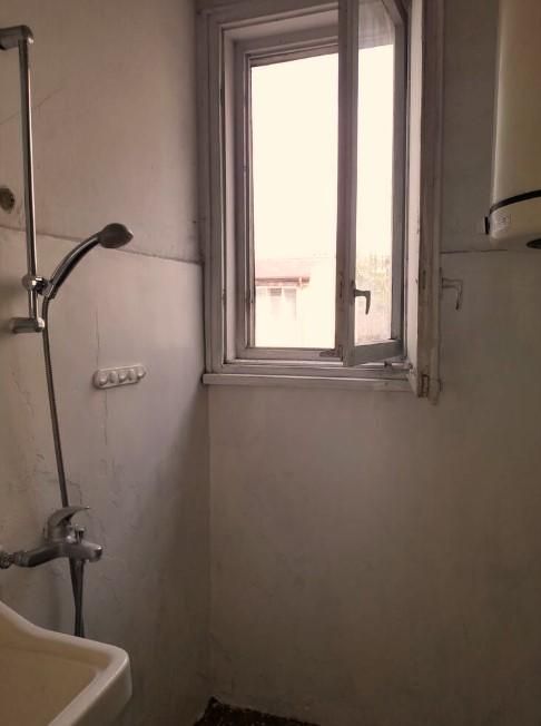 Продава се Тристаен апартамент в Бургас, Център - 88 кв.м за 1989 €/кв.м - Снимка #2