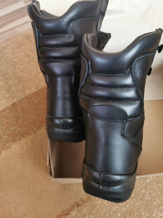 Полицейски кубинки