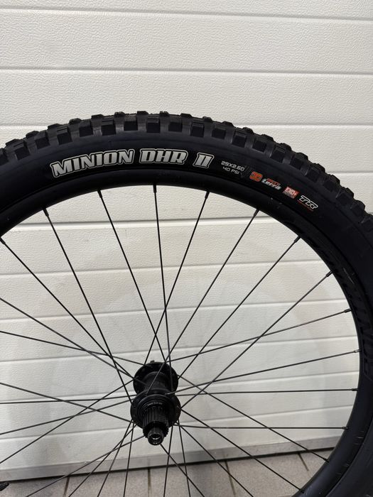 Roata spate Bontrager Linie Comp30+cauciuc Maxxis Minion DHR2 Nou!