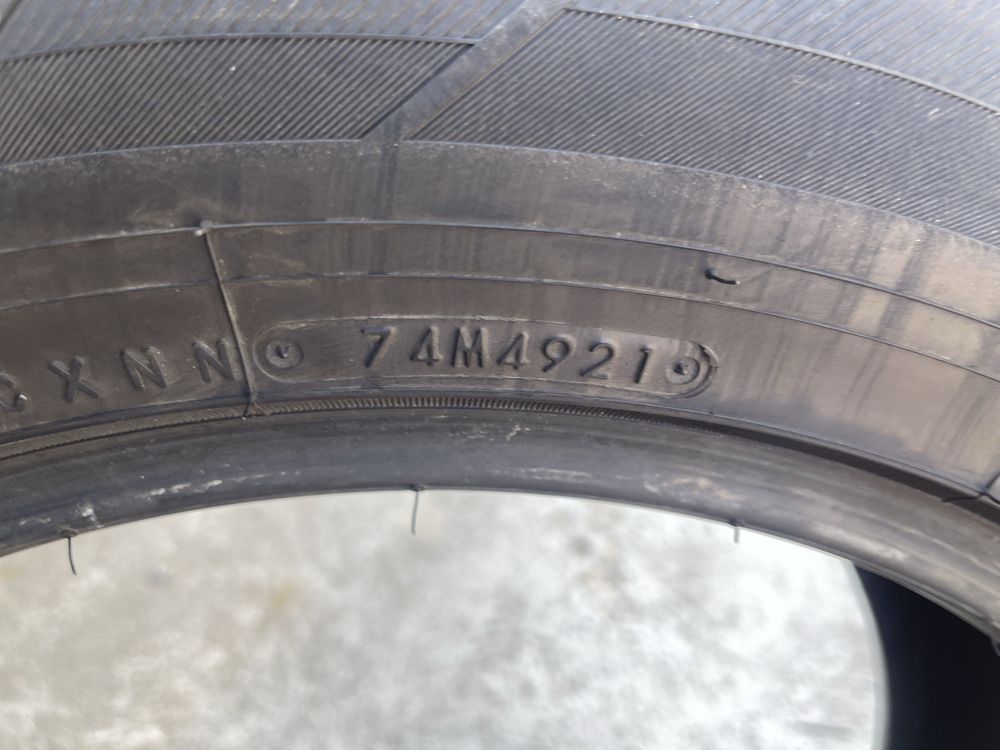 Vând 2 anvelope vara 275/55/19 Toyo