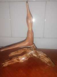 Obiect de arta sculptat in lemn