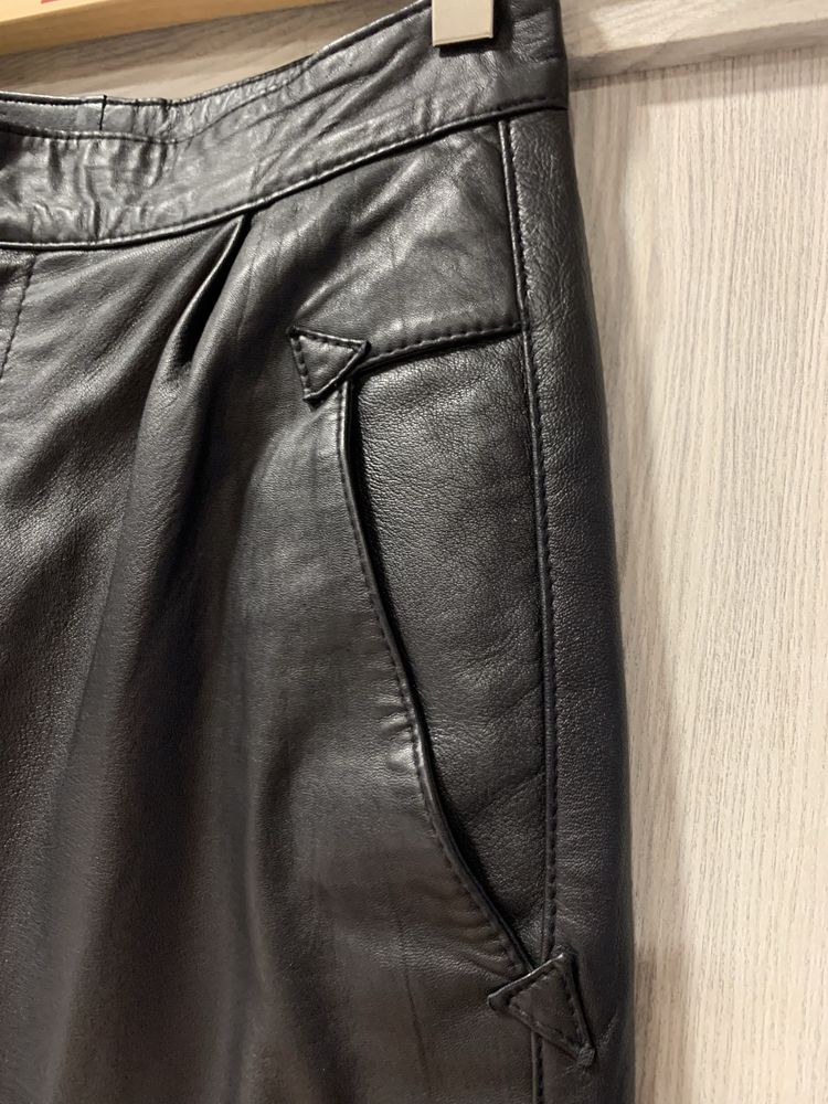 Pantaloni din piele marime s M