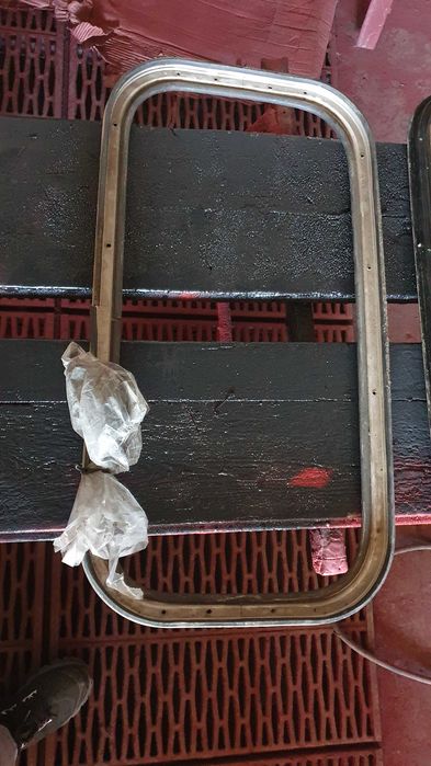 Trapa cu actionare manuala