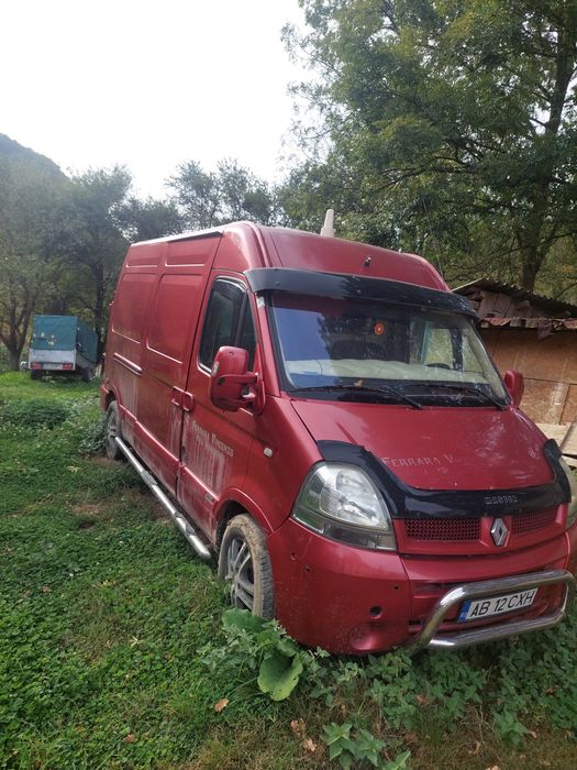 Vând Renault master.