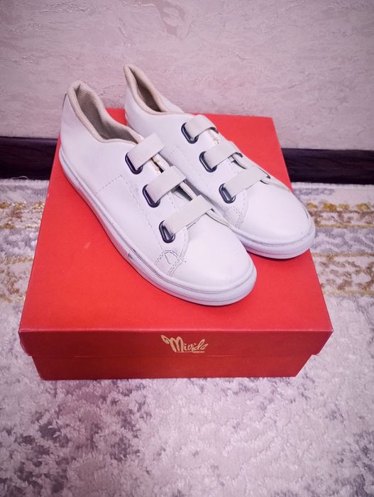 Джорданы,размер 36,5 ,кроссовки40,белые 39