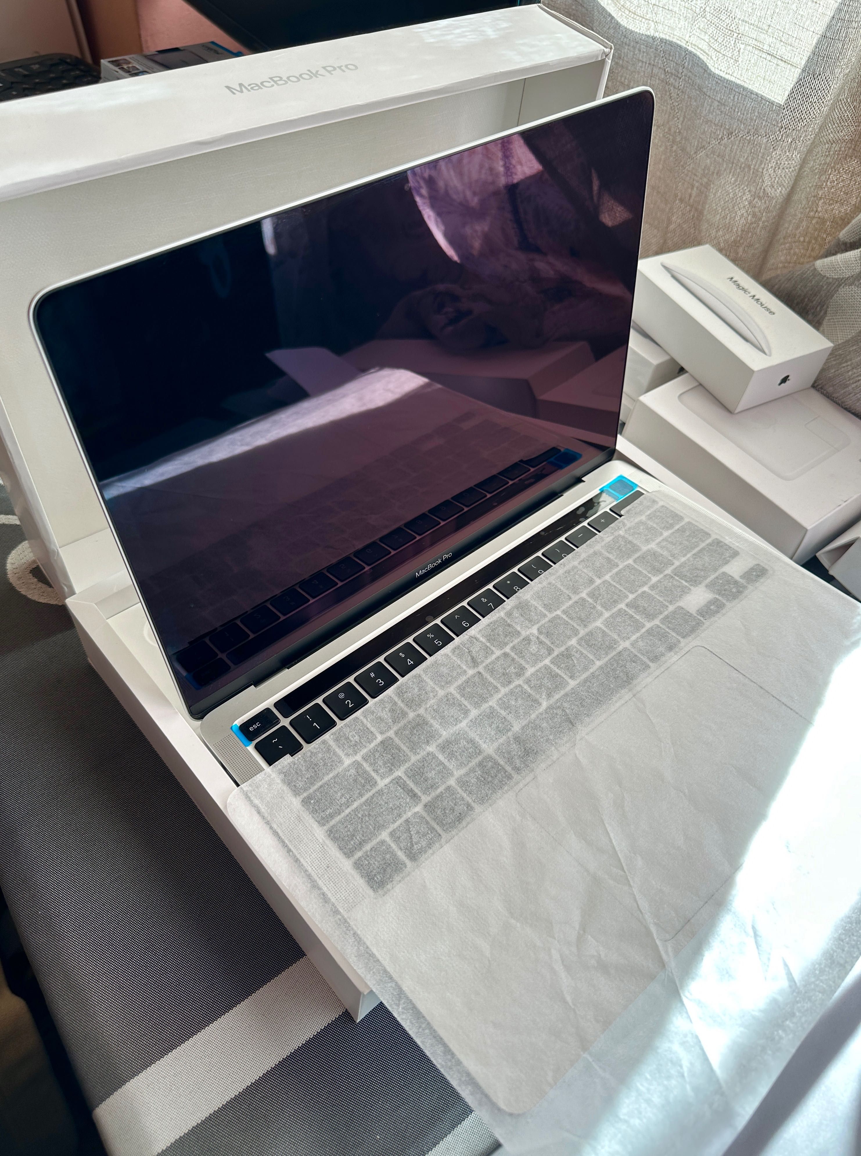 MacBook Pro 13" 2020 Silver /Nou/CTO/ 16 Gb Ram  / 1 Tb Ssd / Garanție