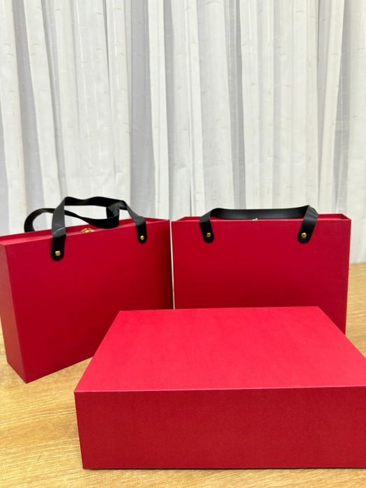 Новогодние подарочные коробки в наличии!