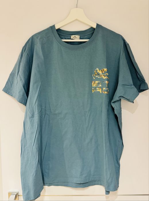 Дамски и мъжки тениски