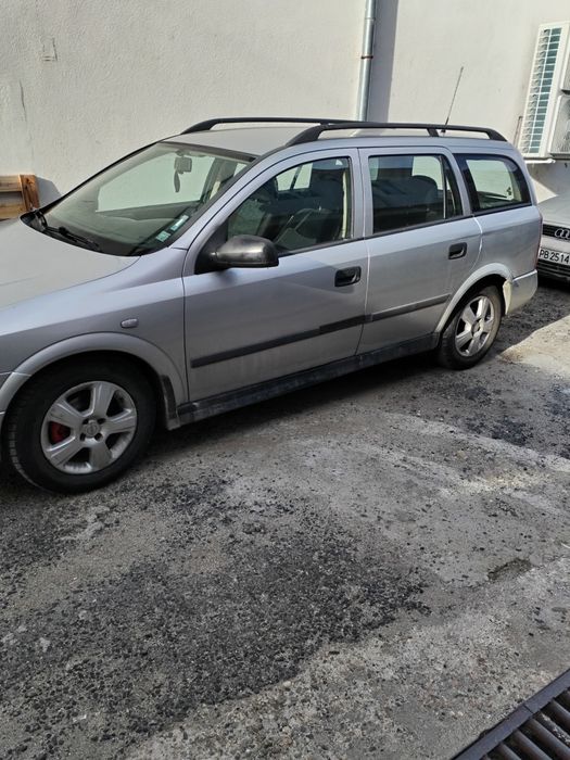Opel astera na casti