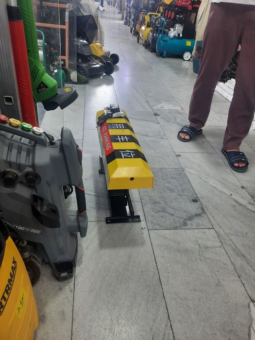 Parkofka uchun pult bilan ochilib yopiladigan zashitniklar