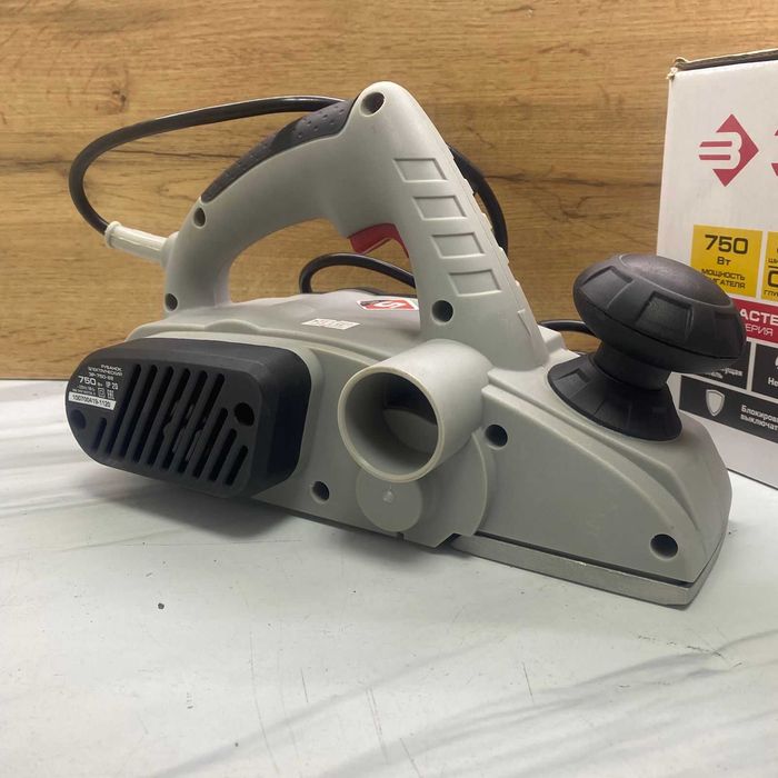 Электрорубанок ЗУБР ЗР-750-82 SK151174