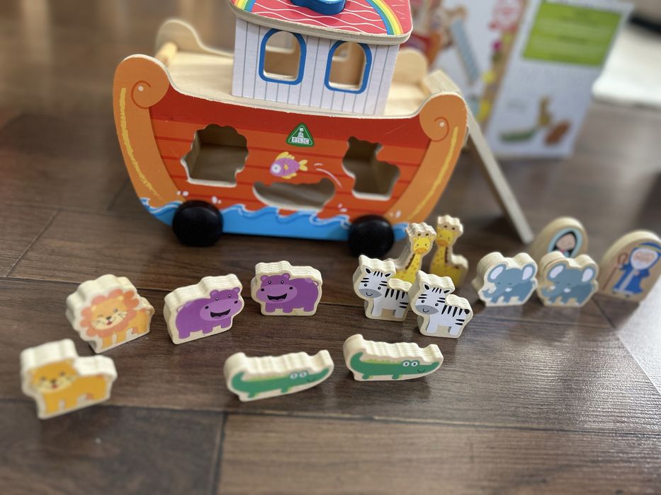 Arca lui Noe jucarie de lemn
