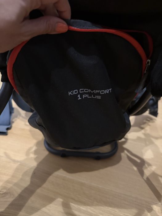 Rucsac drumetii pentru carat copilul Deuter