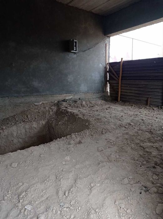 Жиззах шахрида жойлашган 6 сотокли ховли сотилади