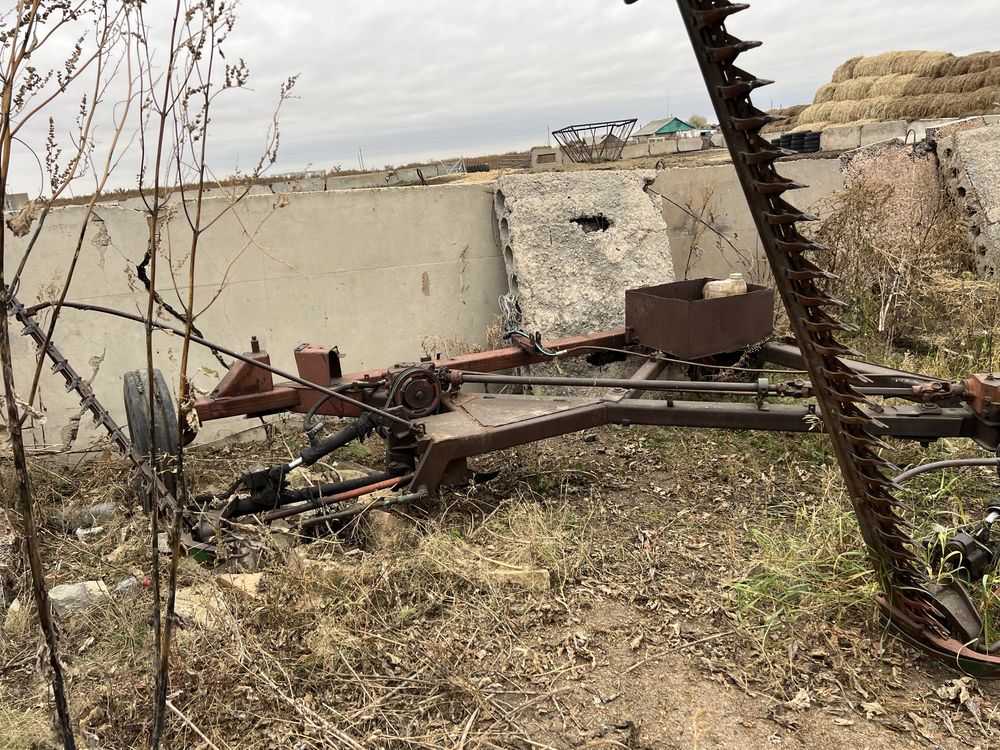 Продам трактор т-25 .косилка.грабли .прицеп птс-4