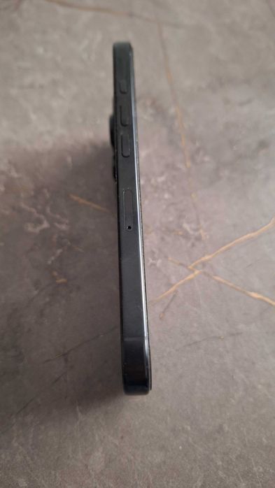 Телефон iPhone 16 Pro