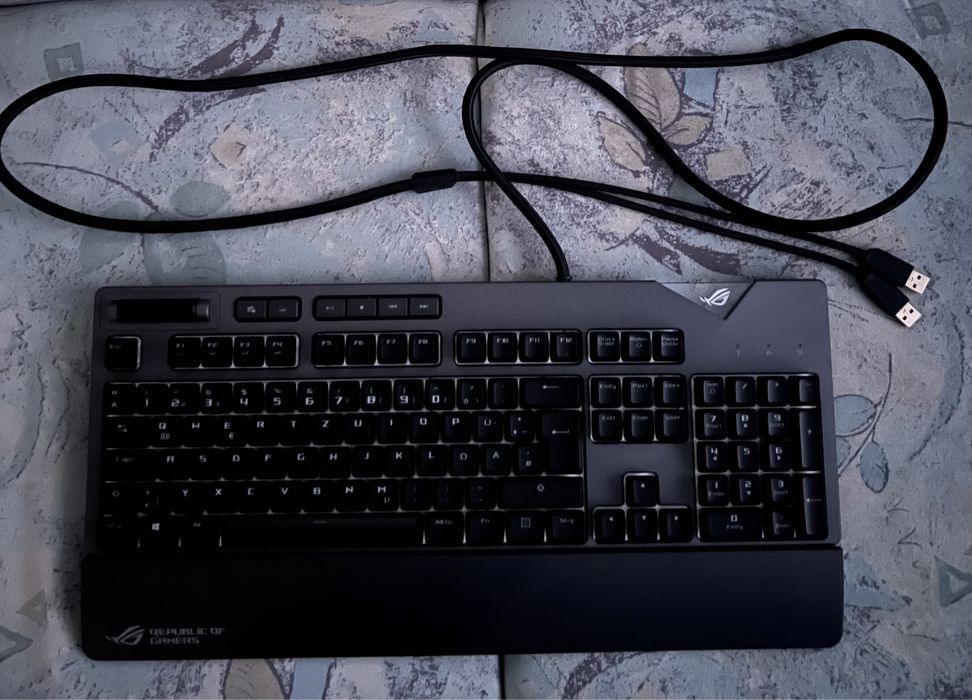 Tastatură mecanică  Asus Gaming  ROG Strix Flare RGB LED, USB, Black
