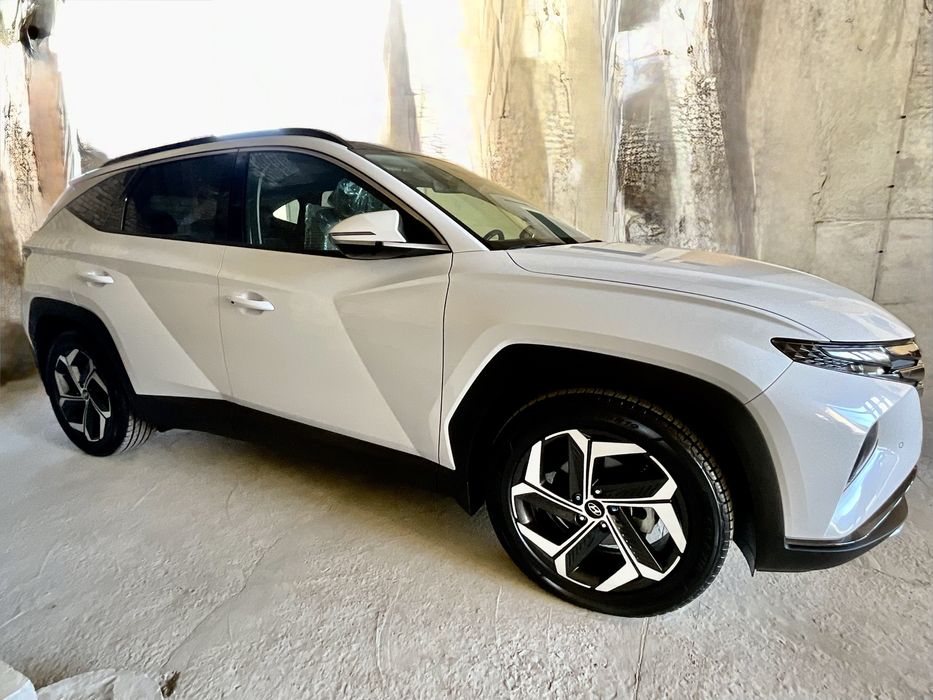 Хундай Туксон 2.5 LONG LUX FULL нахт еки бартир асосида тез сотилади