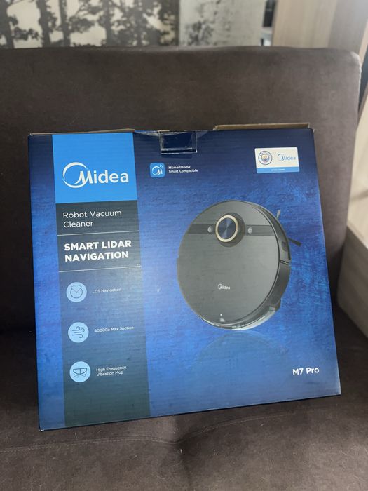 робот пылесос продам