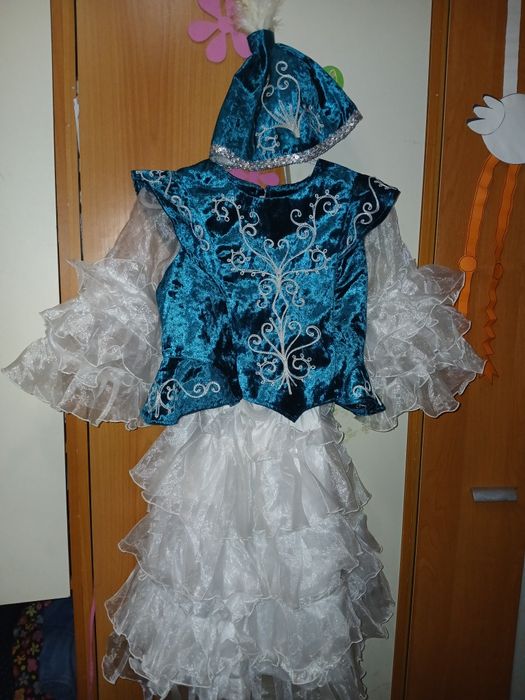 Костюм национальный, жилетки девочке 7-12 лет