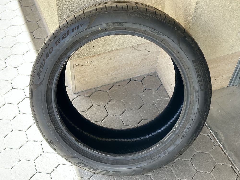 315/40 21 Pirelli P-Zero