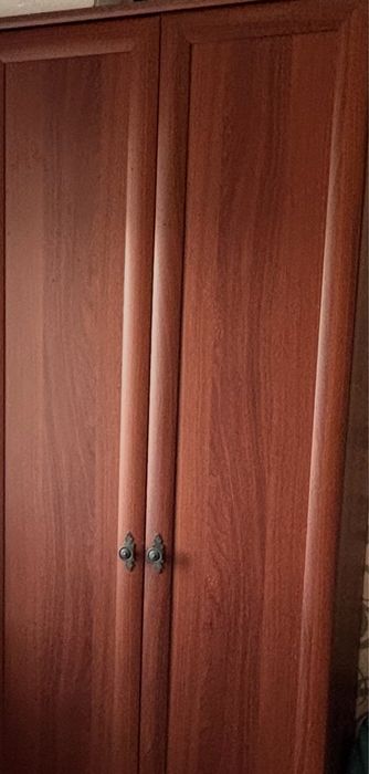 Продается 2-х створчатый шифоньер в отличном состоянии