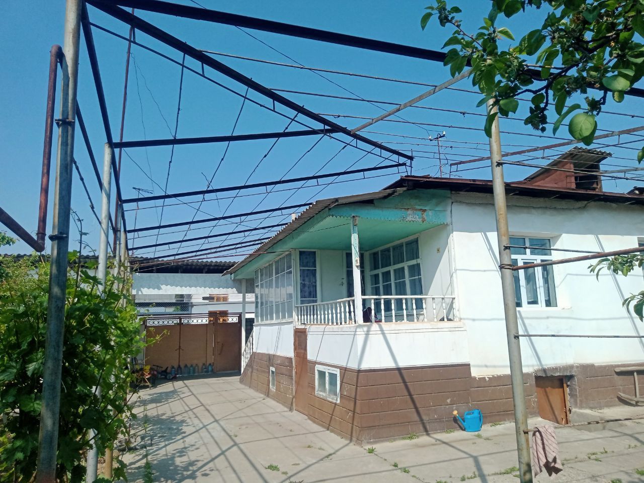 Дом в янгибазаре
