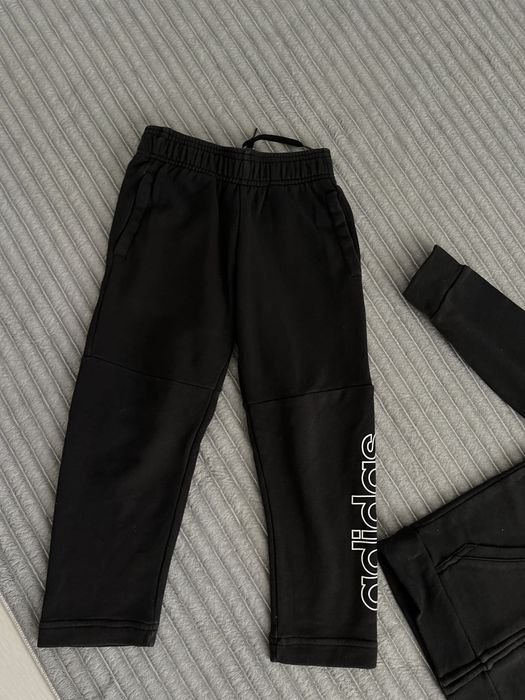 Оригинален детски спортен екип на Adidas