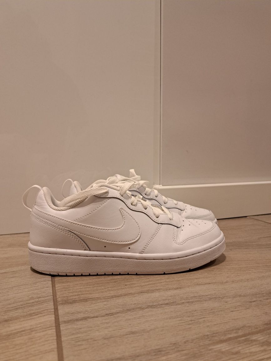 Nike Бели кецове 38,5