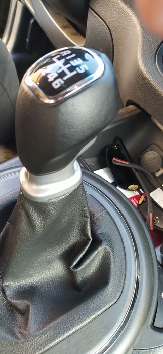 Продавам топка за скоростен лост за Кия kia