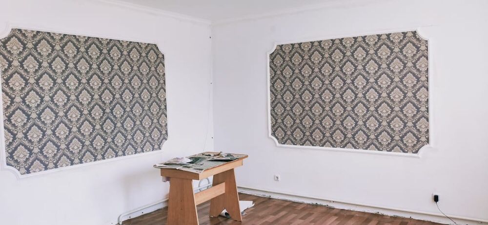 Клеим обои,галтели,выравнивание стен потолков