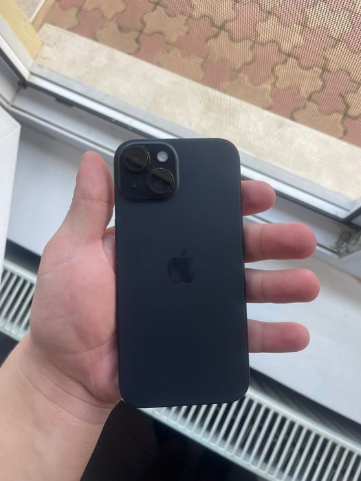 Vand iphone 15 negru!
