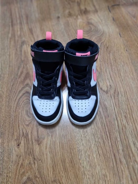 Pantofi sport NIKE copii mărimea 28 – stare excelentă.