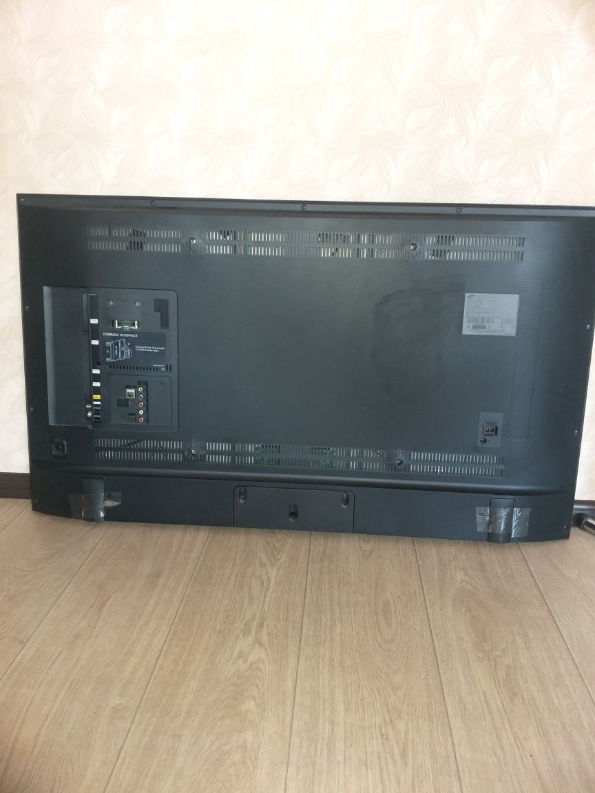 Продам SMART Телевизор Ж.К.  SAMSUNG . Диагональ 122 см.