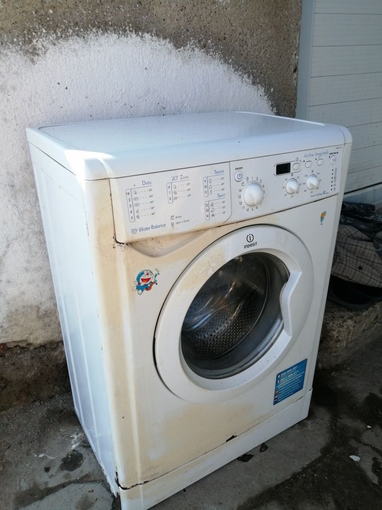 Пералня Indesit IWSD51051