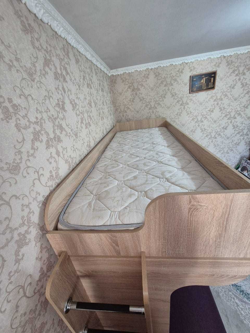 Двухъярусная кровать б\у отличное состояние