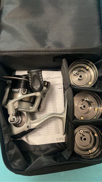 Vand doua mulinete match - feeder Mitchell Avocet 4000