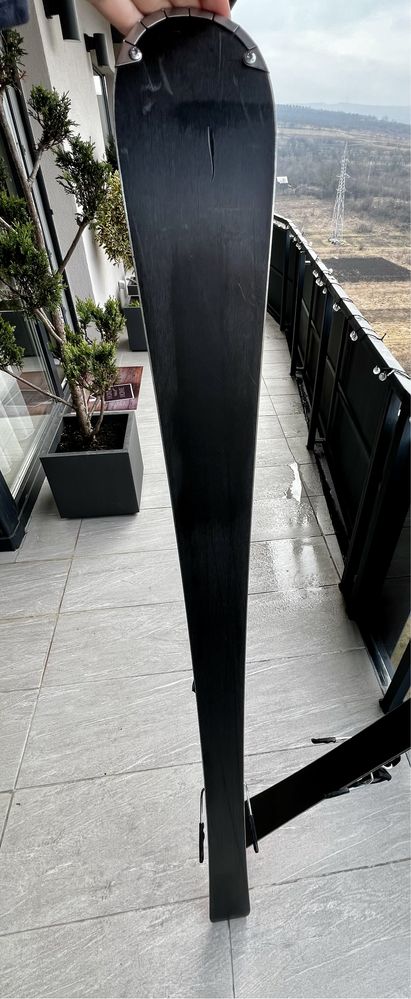 Schiuri Atomic Redster XR de 3 ani vechime, 162 cm